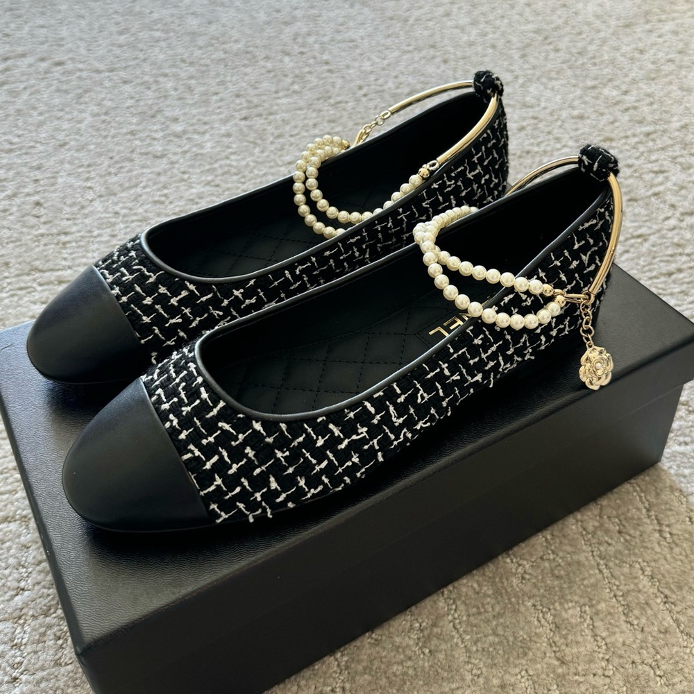 Tweed Lambskin Cap Toe Ankle Chain Ballerina Ballerina Flats 38